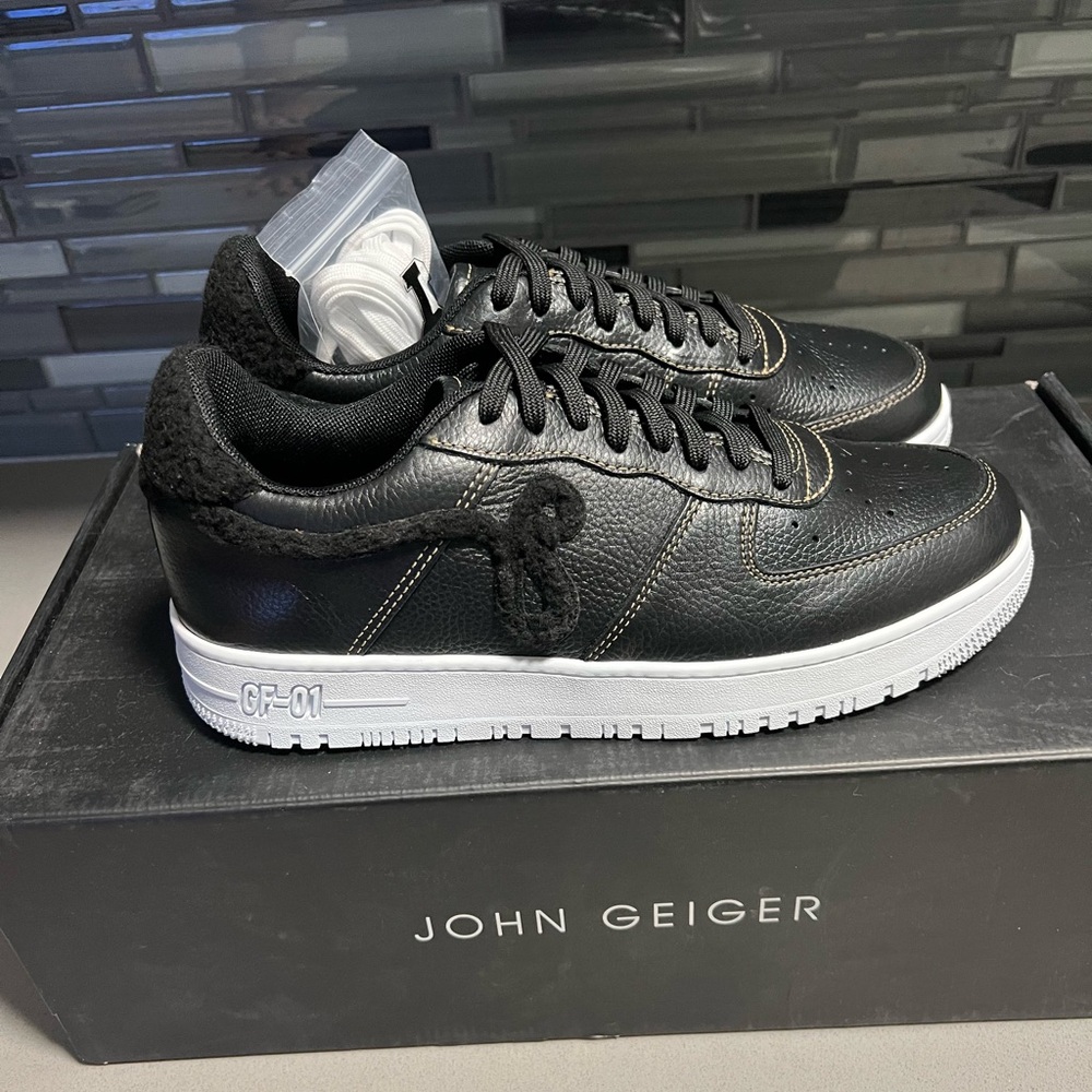 john geiger gf-01 black chenille